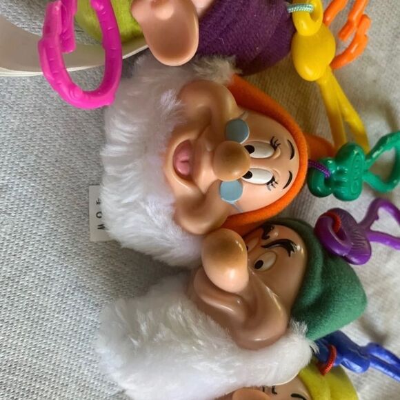 DISNEY Snow White & 7 Dwarfs ~Plush/Rubber Heads with Carabiner Clips. - Picture 9 of 9
